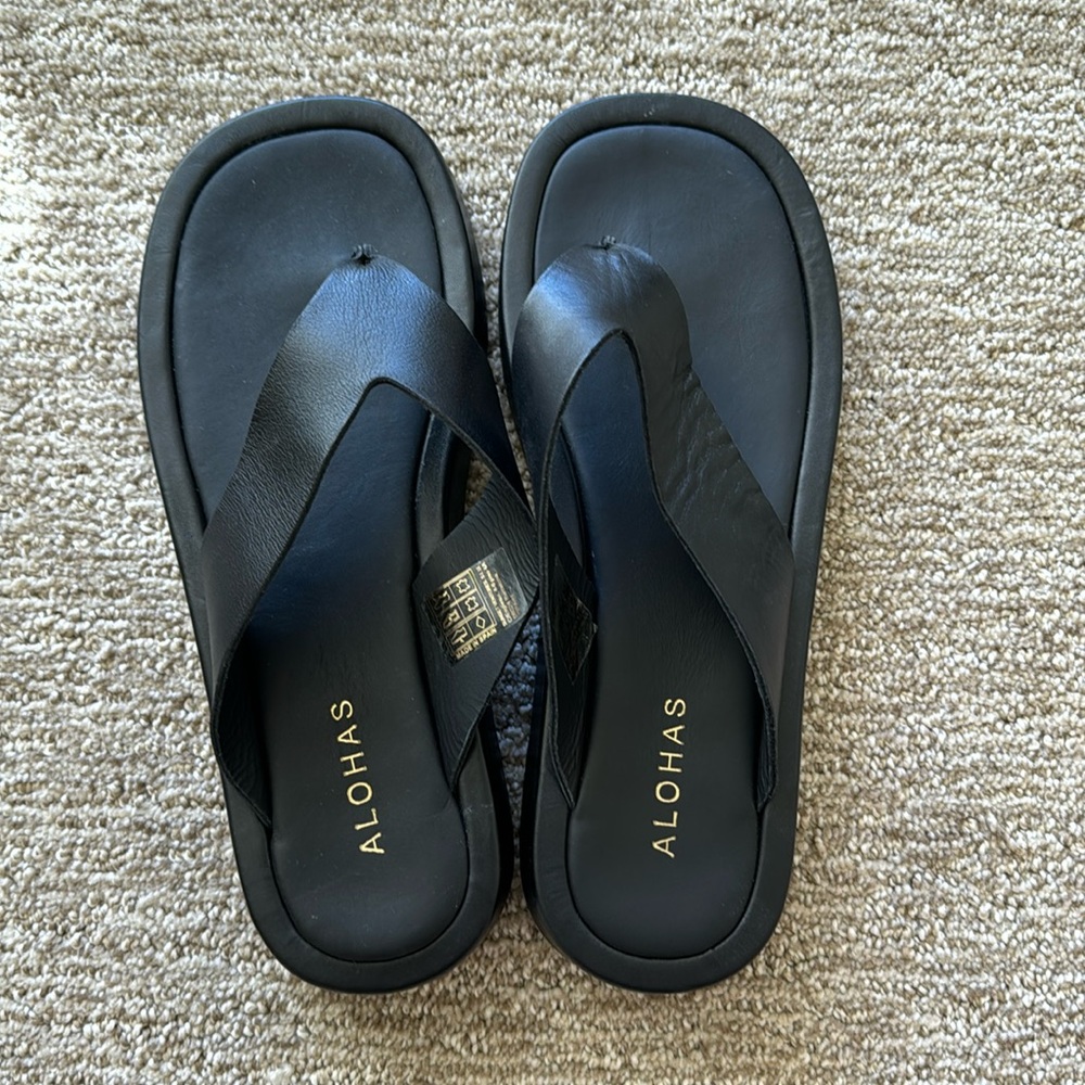 Alohas leather platform flip flops
